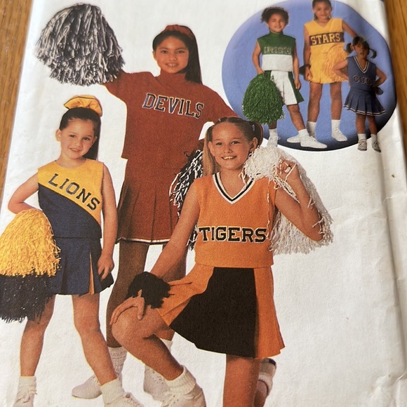 Vintage girls sewing pattern cheerleader - Picture 2 of 4